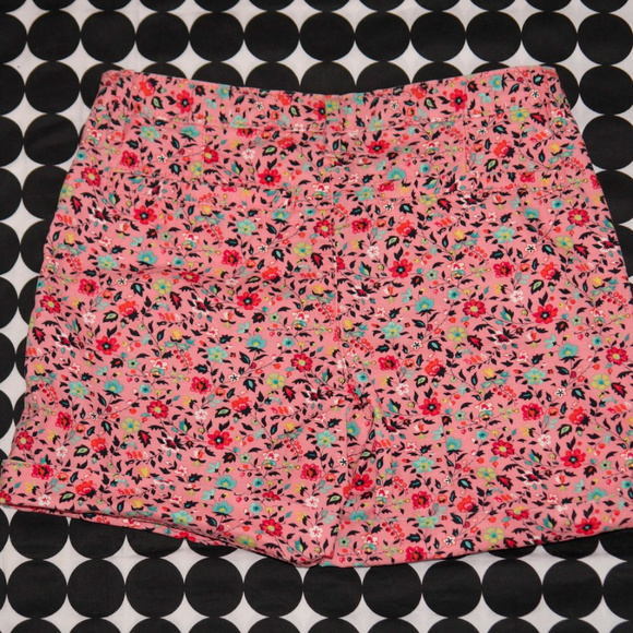Girl's Gap Kids Pink Floral Twill Shorts Size 12 - Picture 3 of 3
